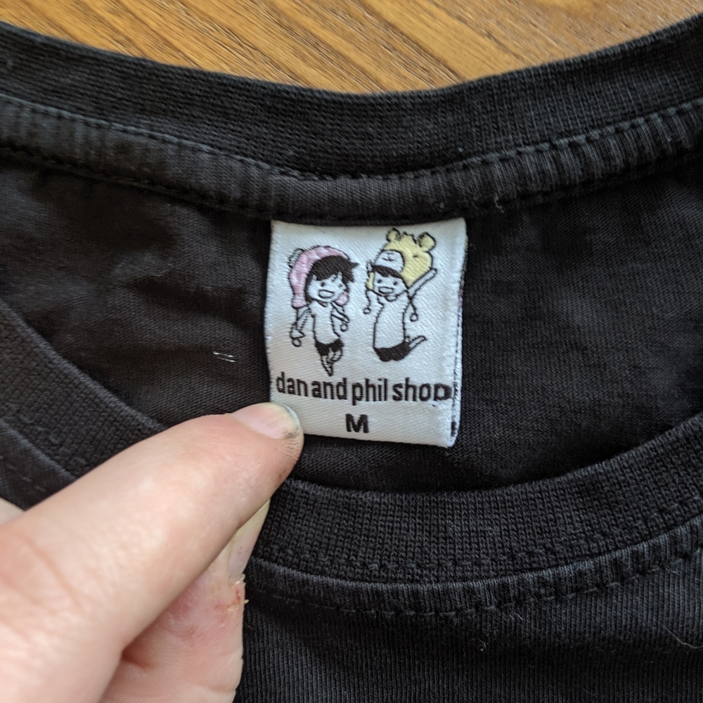 Dan & Phil llama pocket tee - Picture 3 of 3